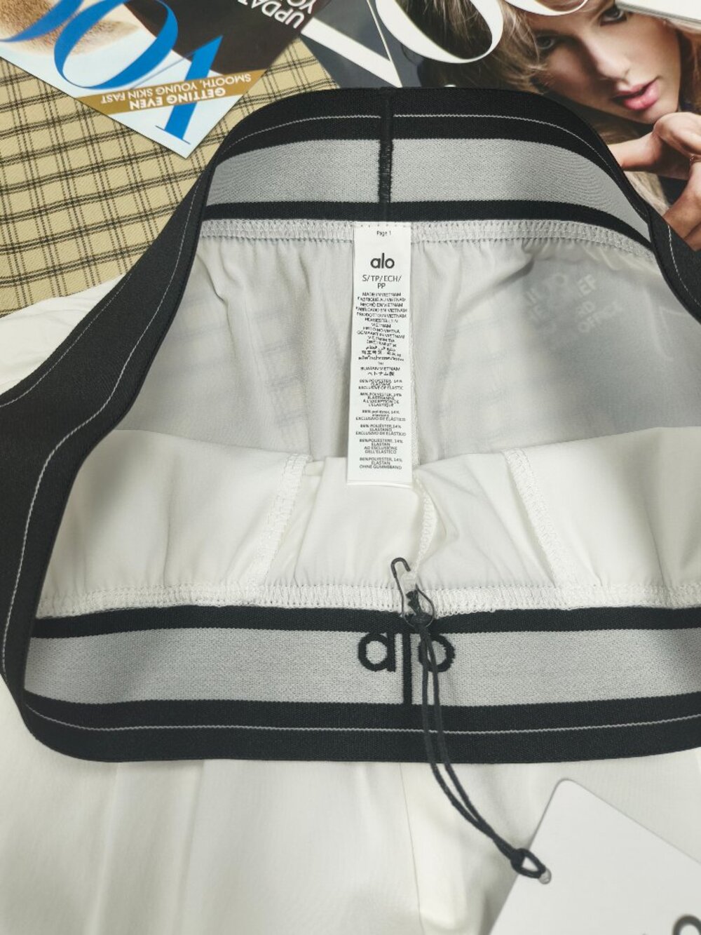 Regular Alo Yoga White/Black Suit Up Trouser NWT Comfortable Loose Fitπ΄π - Picture 3 of 7